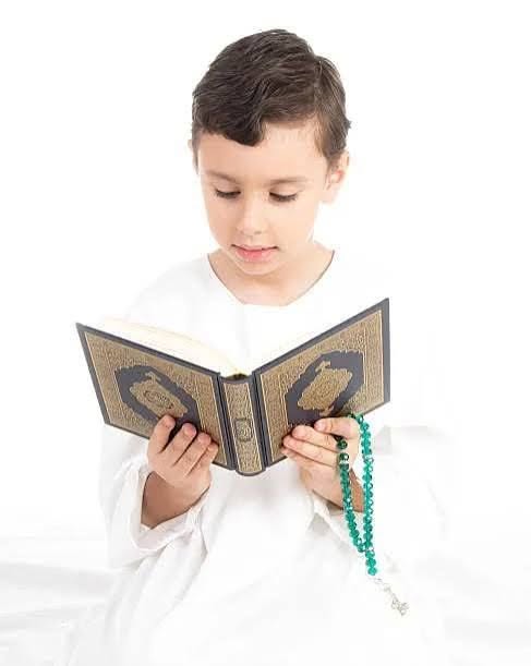 Sibling students in Quran class